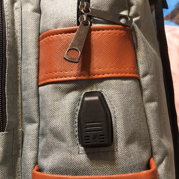 Feskin Trends Vintage Type Laptop Backpack w/USB Charging Port/Lowest Price - Picture 6 of 12